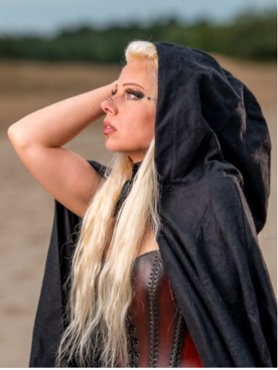 Trollfelsen_Mittelalter_Umhang_Thyre_Schwarz_1