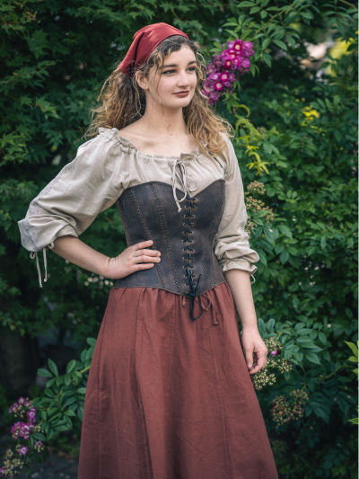 Trollfelsen_Mittelalter_Gewandung_Ledermieder_Vollbrust_Nubuk