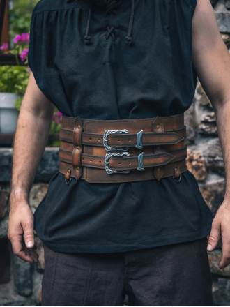 Trollfelsen_Gewandung_Gürtel_Morwen_Kaffeebraun